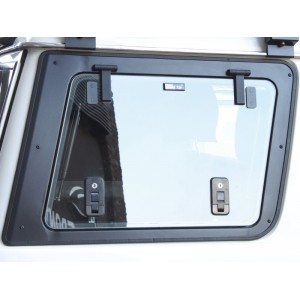 Hayon latéral en verre pour une Toyota Land Cruiser 76 / Fenêtre en verre au côté droit - de Frontrunner