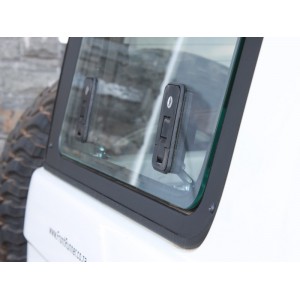 Hayon latéral en verre pour une Toyota Land Cruiser 76 / Fenêtre en verre au côté droit - de Frontrunner