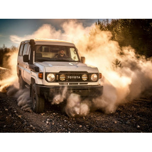 Kit intégration calandre Lazer Toyota LC70 Series (2023+)