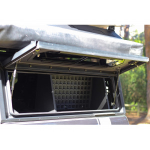 Grille 560mm d'organisation pour compartiment latéral de hardtop Alu-Cab