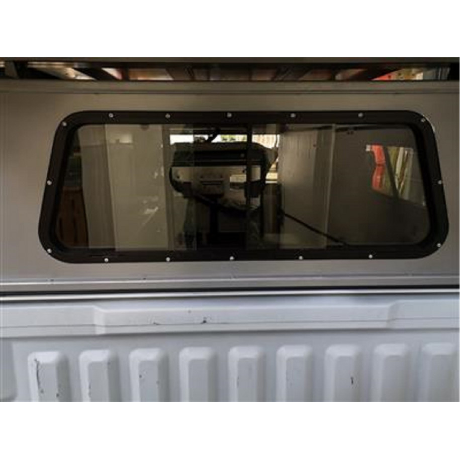 Fenêtre coulissante a l'avant pour hardtop Explorer Alu-Cab