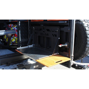 Table rabattable Alu-Cab sur porte arrière Ineos Grenadier