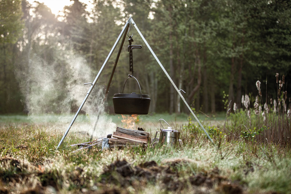 trepied%20feux%20de%20camp%20petromax%20montpellier4x4.jpg